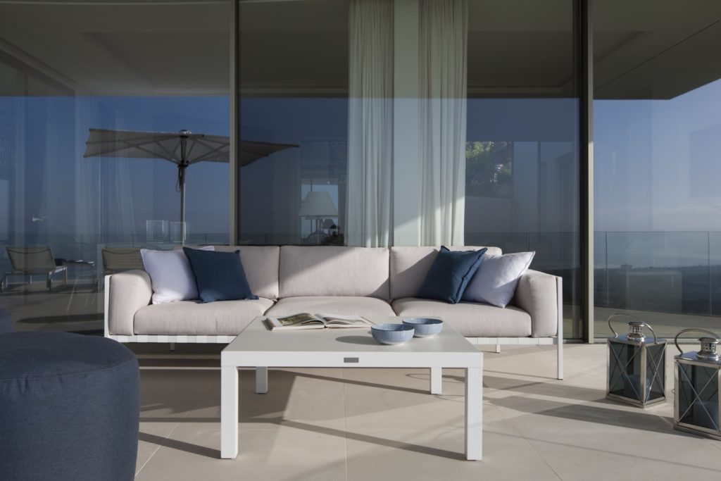 LOS ALTOS DE LOS MONTEROS, TERRAZA MUEBLES
